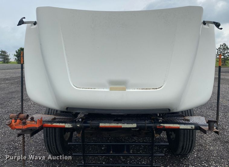 image for item KB9456 1998 Ford F800  winch truck