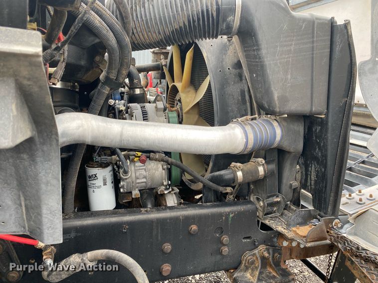 image for item KB9456 1998 Ford F800  winch truck