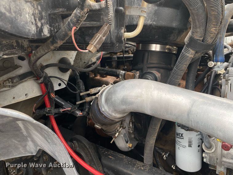 image for item KB9456 1998 Ford F800  winch truck