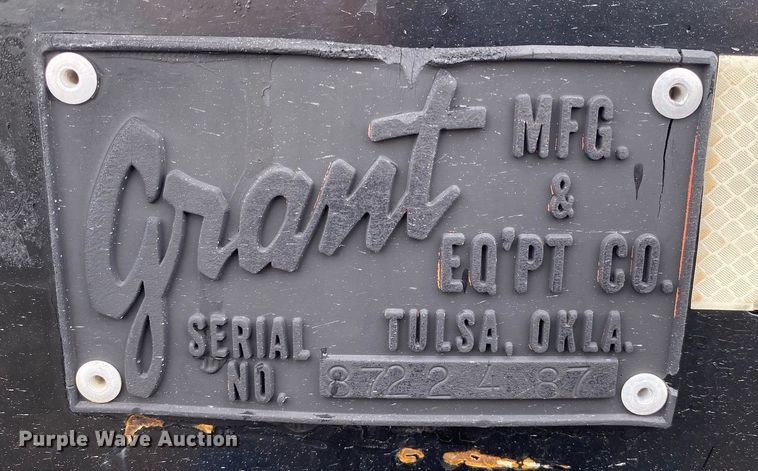 image for item KB9456 1998 Ford F800  winch truck