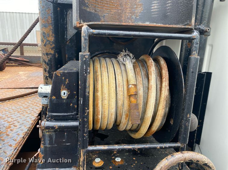 image for item KB9456 1998 Ford F800  winch truck