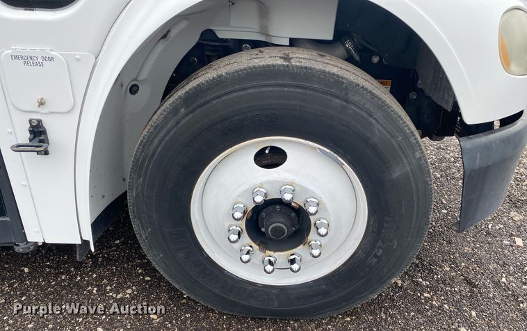 image for item KB9457 2010 Freightliner  school bus