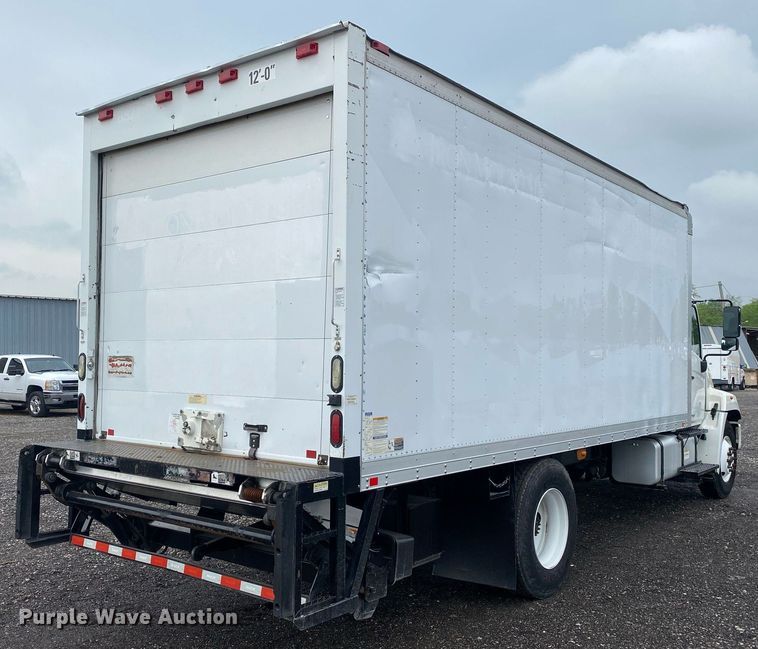 image for item KB9458 2010 Hino 268  box truck