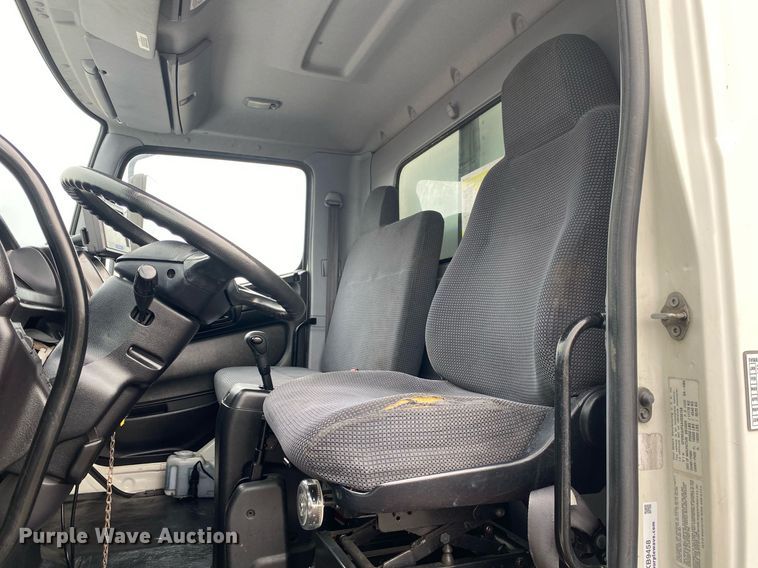 image for item KB9458 2010 Hino 268  box truck