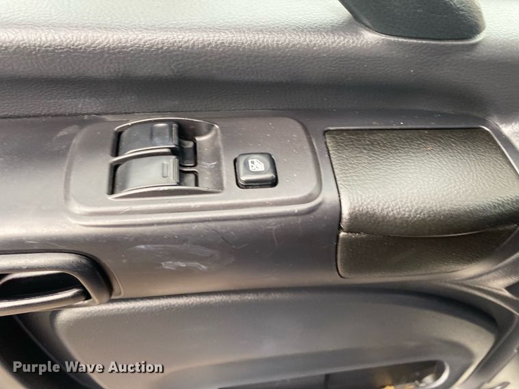 image for item KB9458 2010 Hino 268  box truck