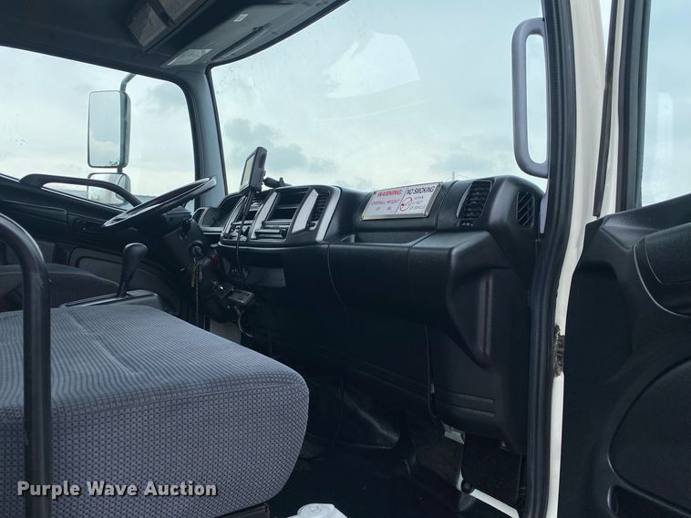 image for item KB9458 2010 Hino 268  box truck