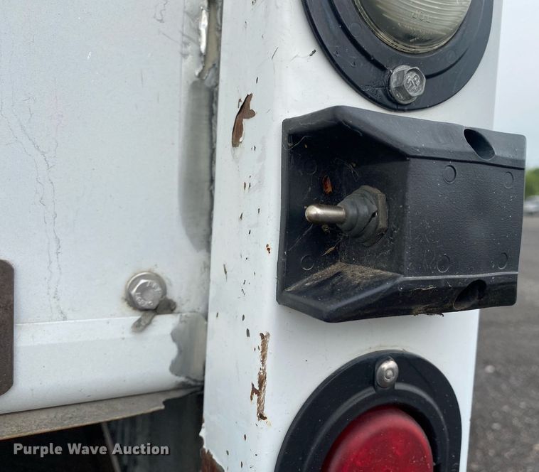 image for item KB9458 2010 Hino 268  box truck