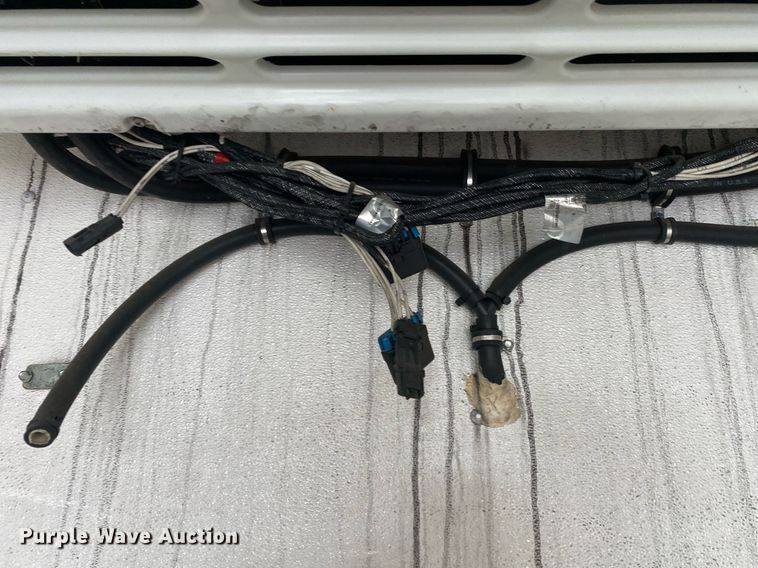 image for item KB9458 2010 Hino 268  box truck