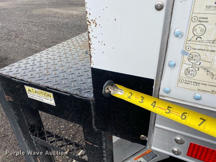 image for item KB9458 2010 Hino 268  box truck