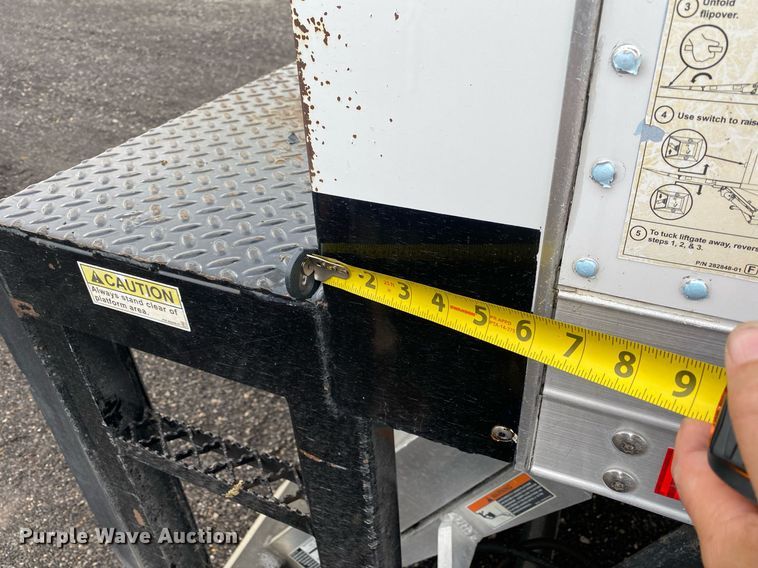 image for item KB9458 2010 Hino 268  box truck