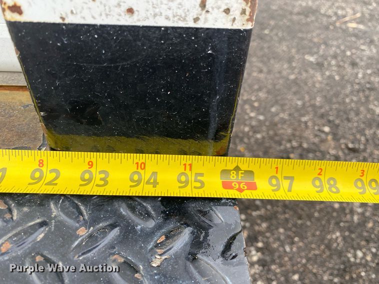 image for item KB9458 2010 Hino 268  box truck