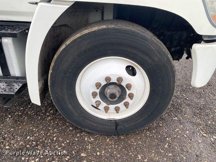 image for item KB9458 2010 Hino 268  box truck