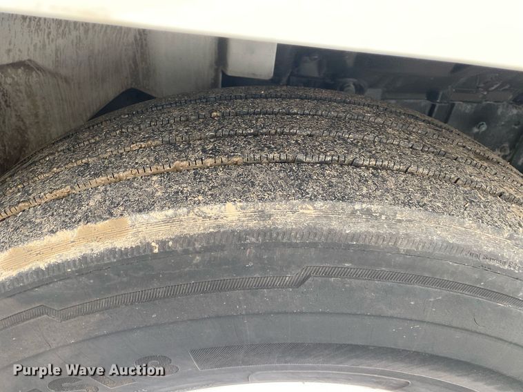 image for item KB9458 2010 Hino 268  box truck