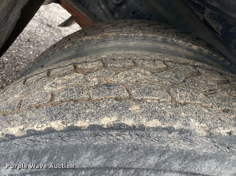 image for item KB9458 2010 Hino 268  box truck