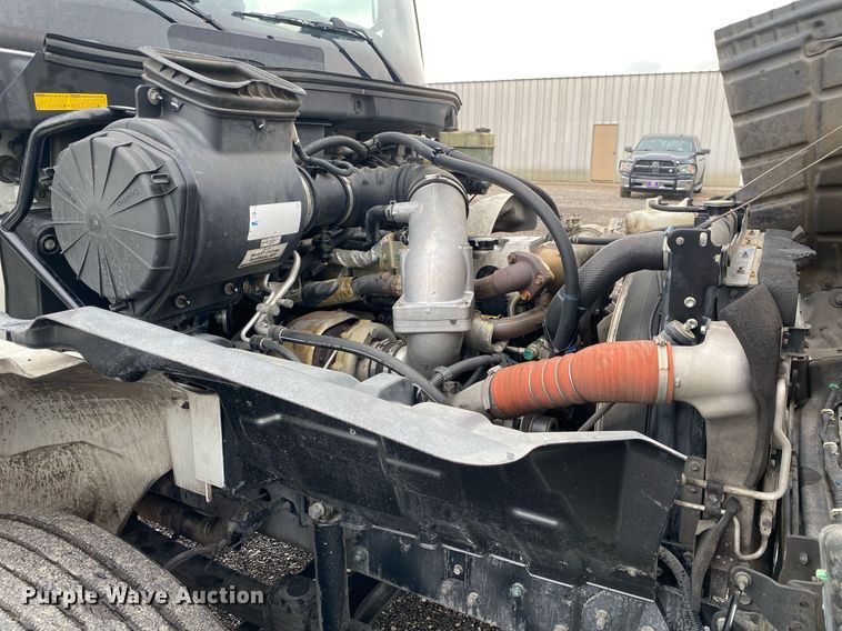 image for item KB9458 2010 Hino 268  box truck