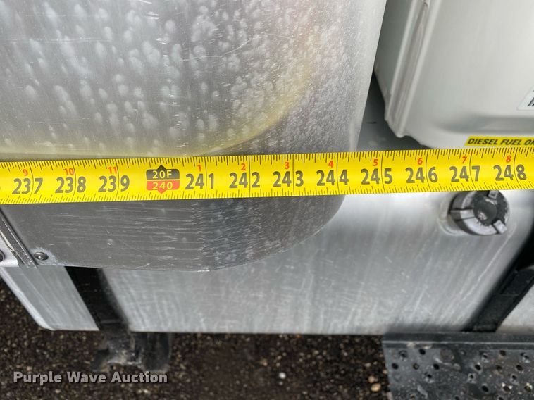 image for item KB9458 2010 Hino 268  box truck