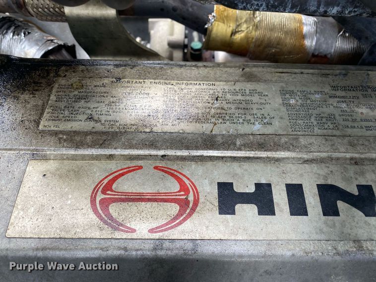 image for item KB9458 2010 Hino 268  box truck