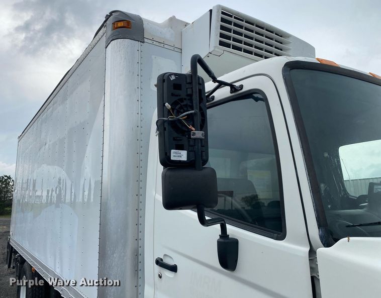 image for item KB9458 2010 Hino 268  box truck