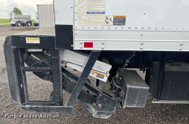 image for item KB9458 2010 Hino 268  box truck