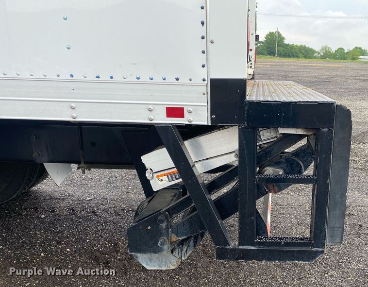 image for item KB9458 2010 Hino 268  box truck