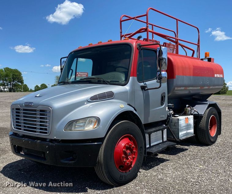 image for item KB9464 2005 Freightliner M2 Business Class  water truck