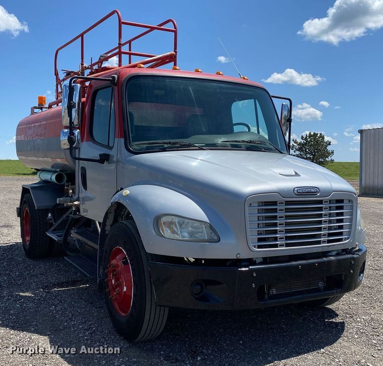 image for item KB9464 2005 Freightliner M2 Business Class  water truck