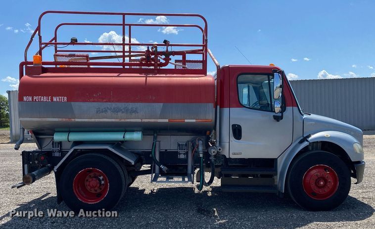 image for item KB9464 2005 Freightliner M2 Business Class  water truck
