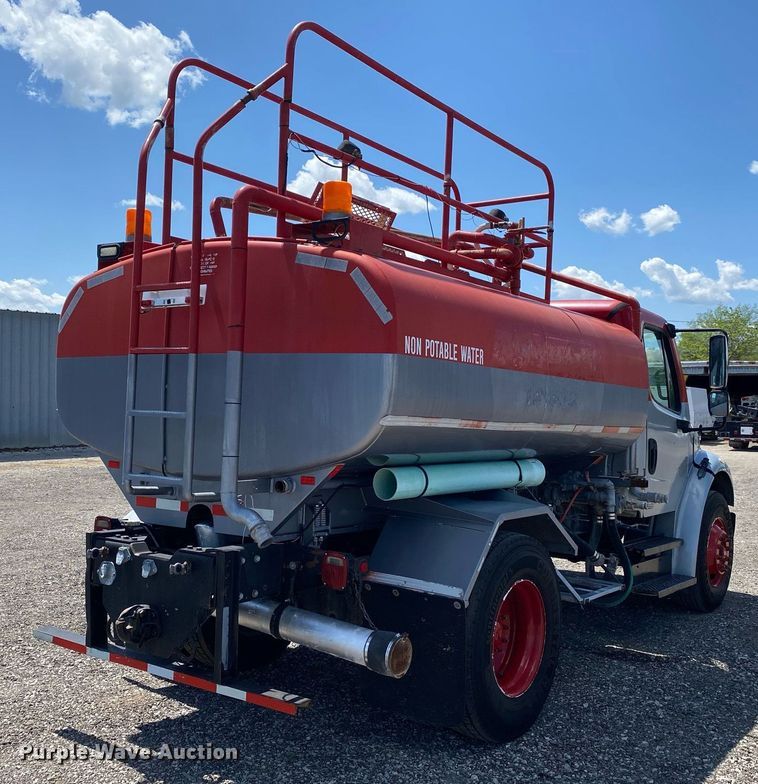 image for item KB9464 2005 Freightliner M2 Business Class  water truck