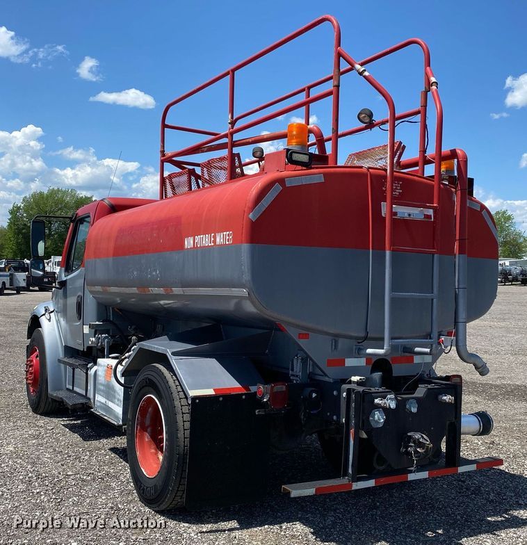 image for item KB9464 2005 Freightliner M2 Business Class  water truck