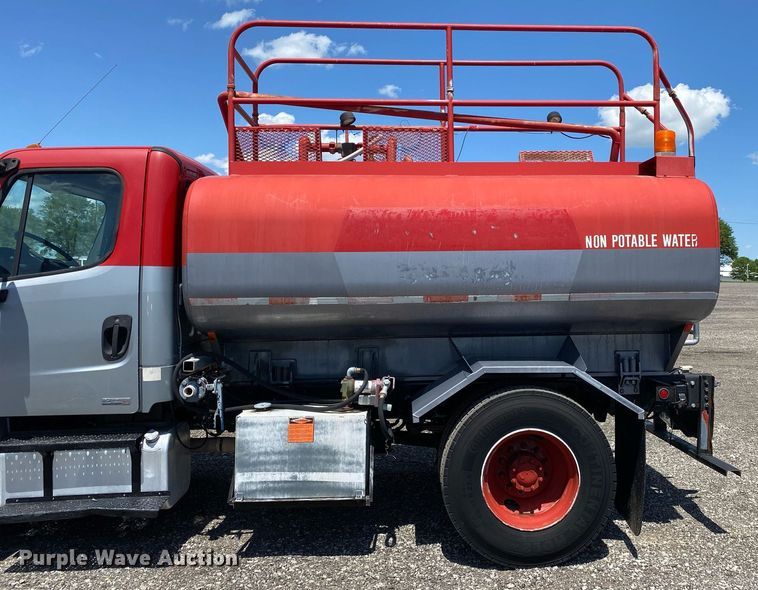 image for item KB9464 2005 Freightliner M2 Business Class  water truck