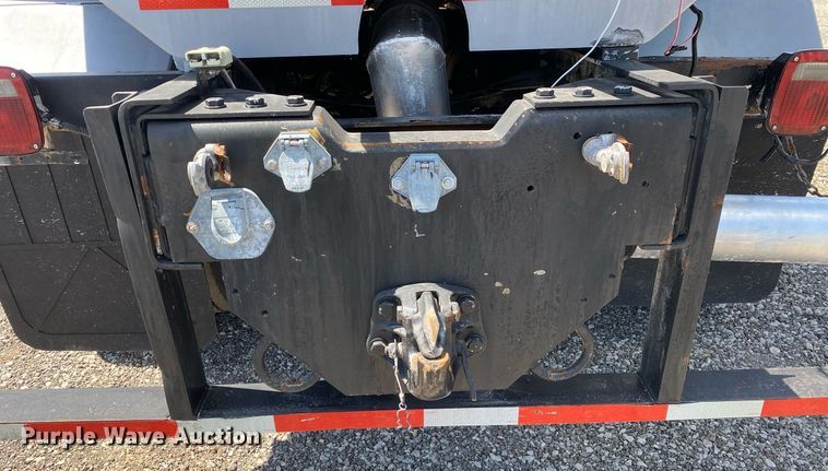 image for item KB9464 2005 Freightliner M2 Business Class  water truck