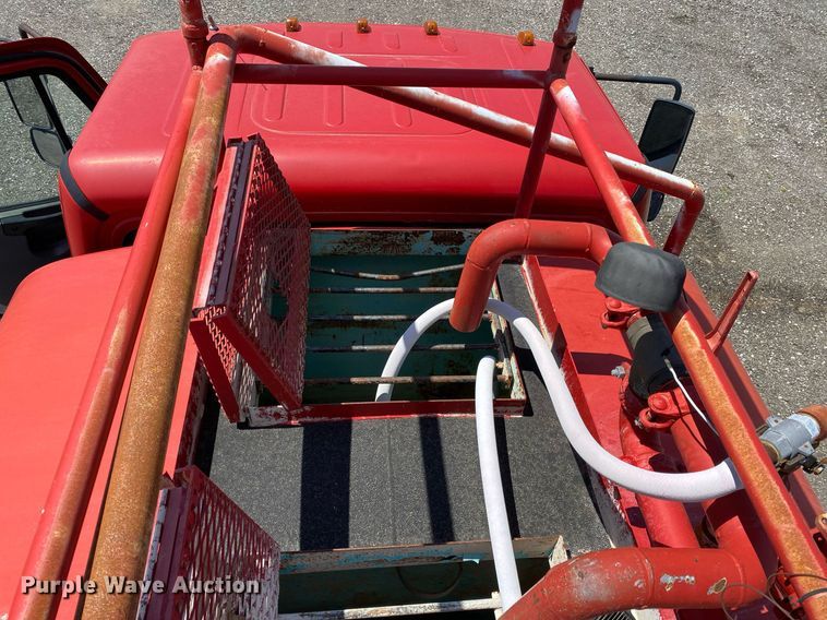 image for item KB9464 2005 Freightliner M2 Business Class  water truck