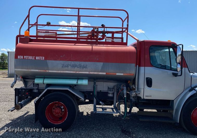 image for item KB9464 2005 Freightliner M2 Business Class  water truck