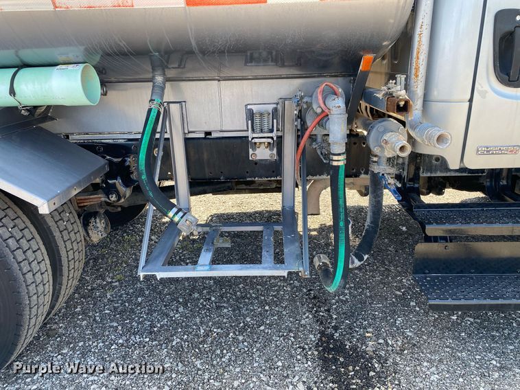 image for item KB9464 2005 Freightliner M2 Business Class  water truck