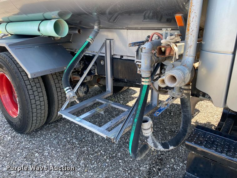 image for item KB9464 2005 Freightliner M2 Business Class  water truck