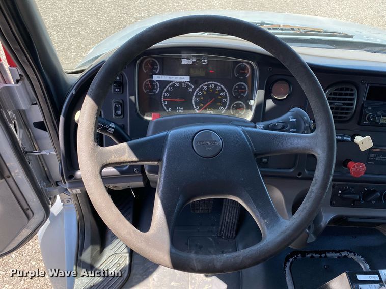 image for item KB9464 2005 Freightliner M2 Business Class  water truck