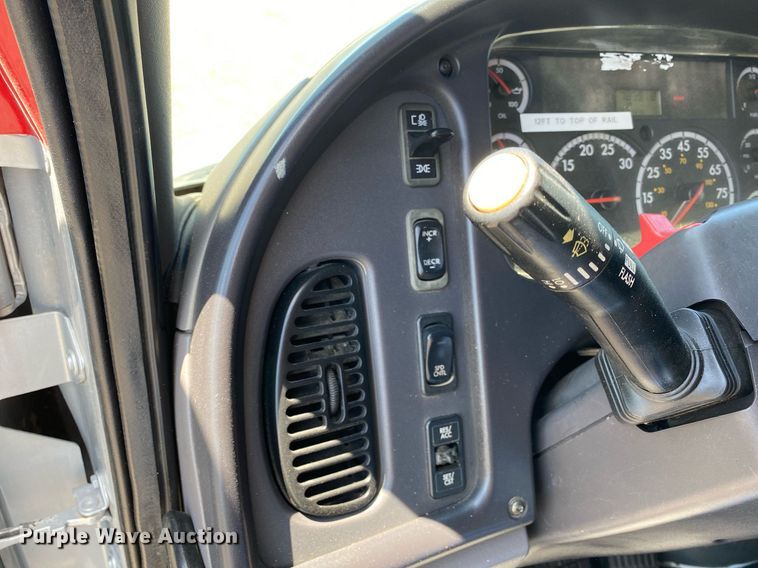 image for item KB9464 2005 Freightliner M2 Business Class  water truck