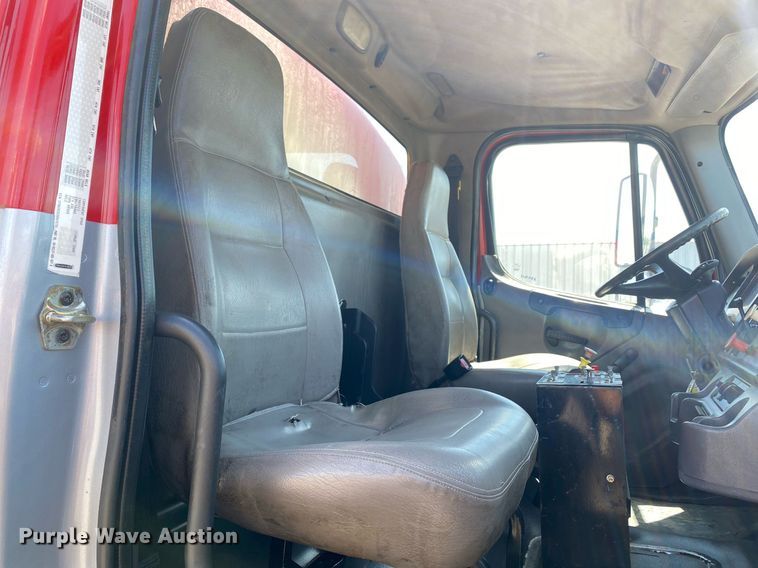 image for item KB9464 2005 Freightliner M2 Business Class  water truck