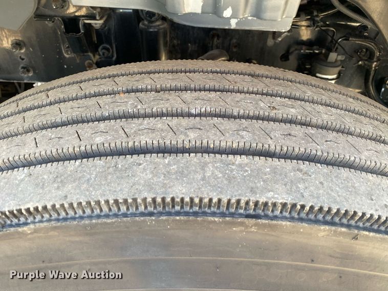 image for item KB9464 2005 Freightliner M2 Business Class  water truck