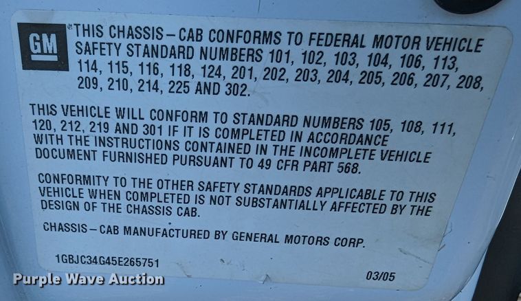 image for item KB9548 2005 Chevrolet Silverado 3500  flatbed pickup truck