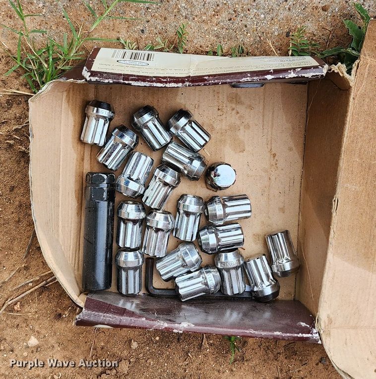 image for item KC9671 (4) 305/40R23 tires and wheels