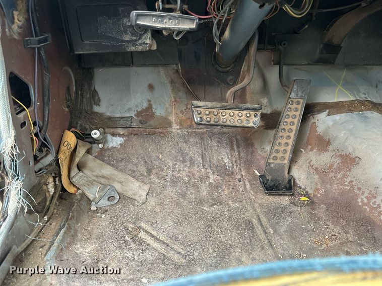 image for item KL9073 1965 Plymouth Valiant 200