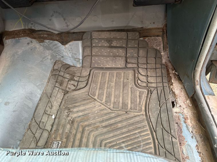 image for item KL9073 1965 Plymouth Valiant 200