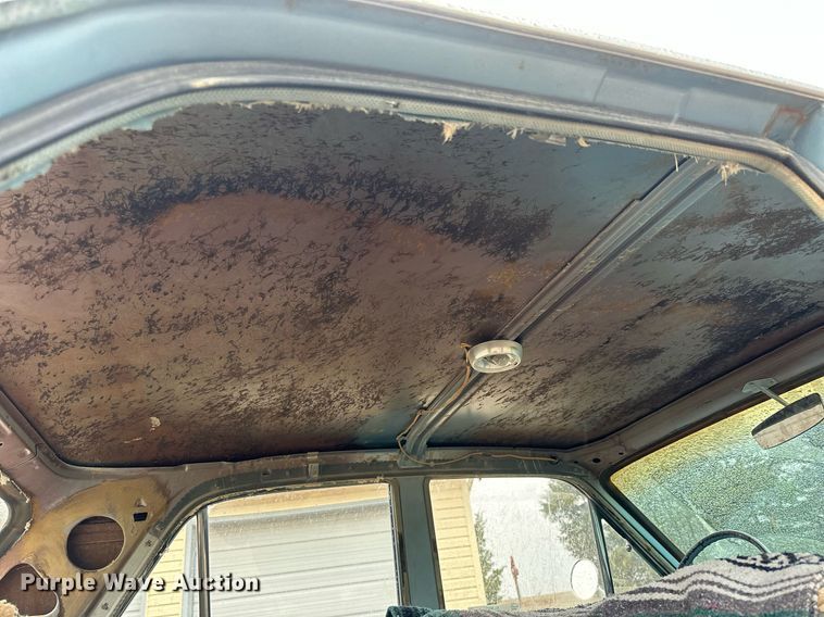 image for item KL9073 1965 Plymouth Valiant 200