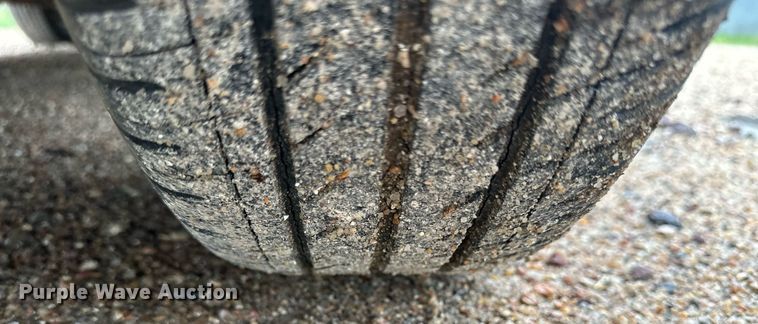 image for item KL9073 1965 Plymouth Valiant 200