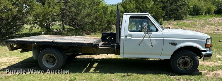 image for item KL9091 1995 Ford F350  flatbed pickup truck