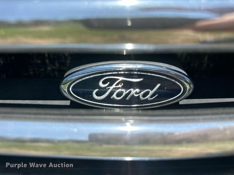 image for item KL9091 1995 Ford F350  flatbed pickup truck