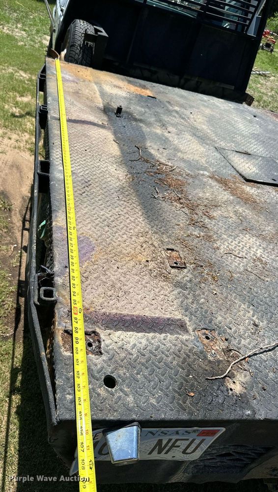 image for item KL9091 1995 Ford F350  flatbed pickup truck