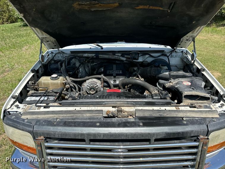 image for item KL9091 1995 Ford F350  flatbed pickup truck