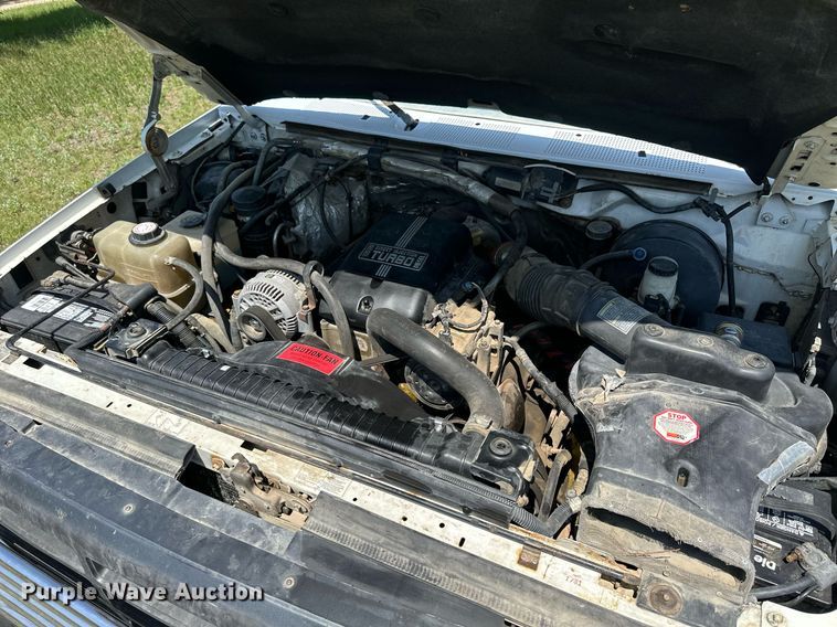 image for item KL9091 1995 Ford F350  flatbed pickup truck